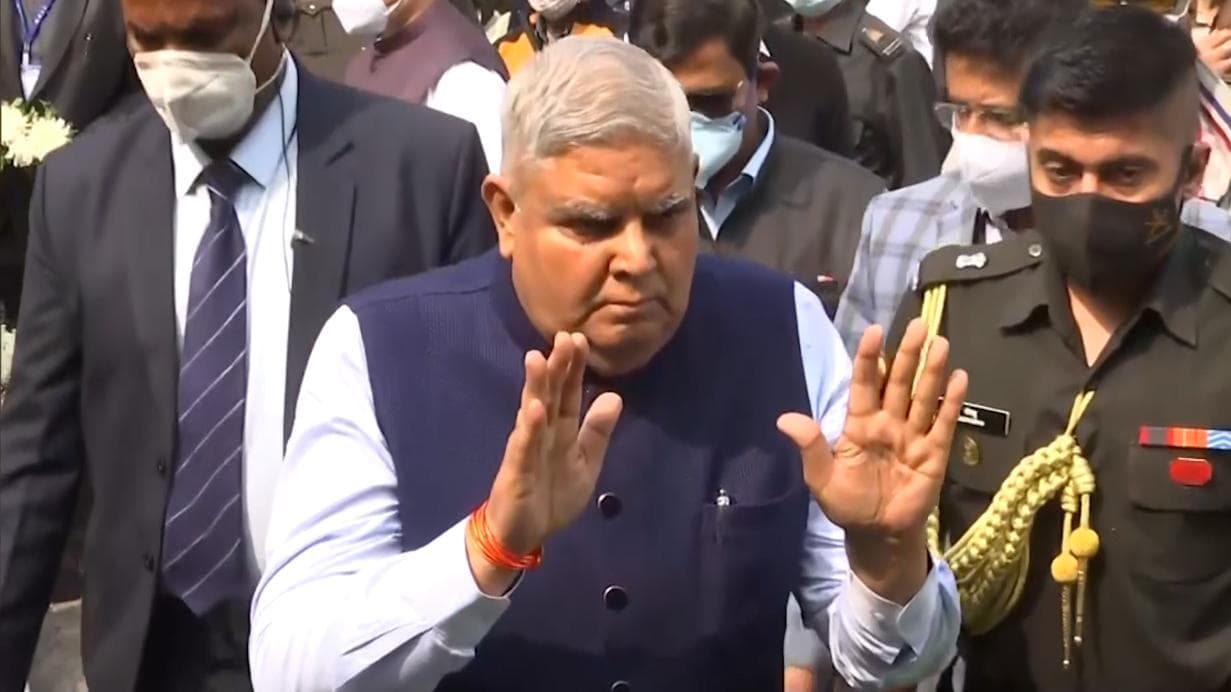 Jagdeep Dhankhar : 'বাংলায় গণতন্ত্র বিপদের মুখে' বললেন রাজ্যপাল, 'অসৌজন্যমূলক আচরণ', পাল্টা বিমানের