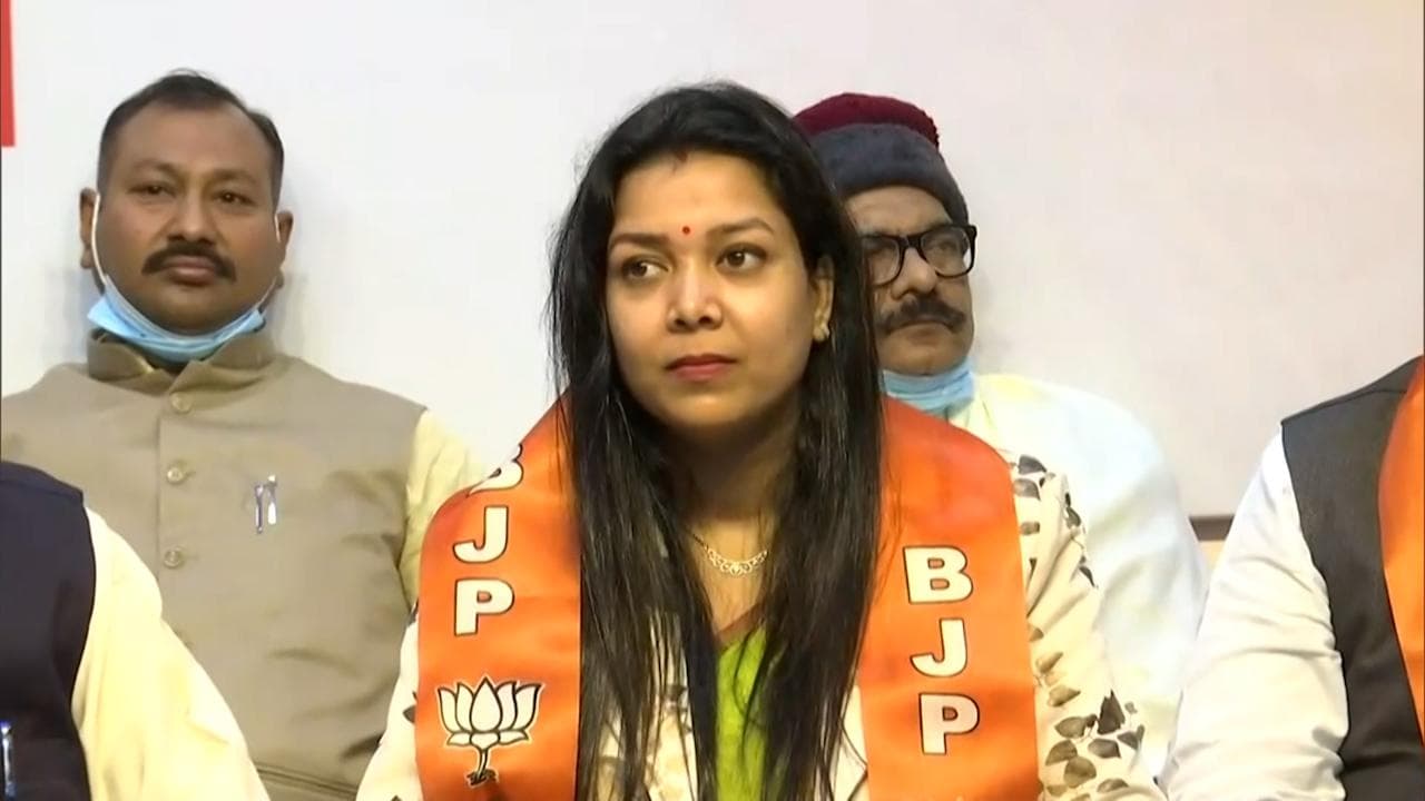 UP Election 2022: Congress 'ladki hoon lad sakti hoon' campaign poster girl joins BJP