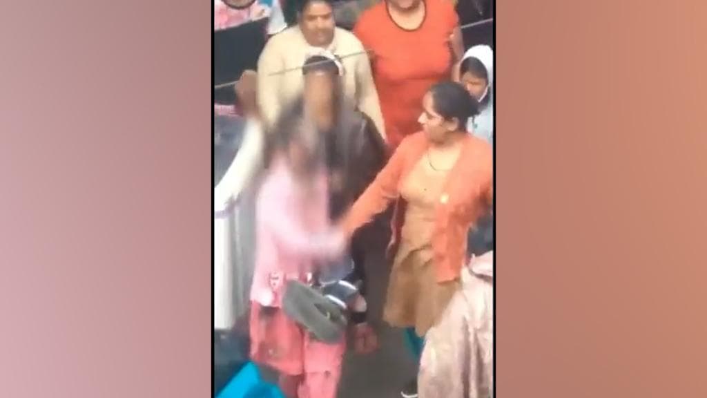 Delhi Gang Rape: চুল কেটে, মুখে কালি মাখিয়ে দিল্লিতে গণধর্ষিতাকে ঘোরানোর অভিযোগ, গ্রেফতার চার