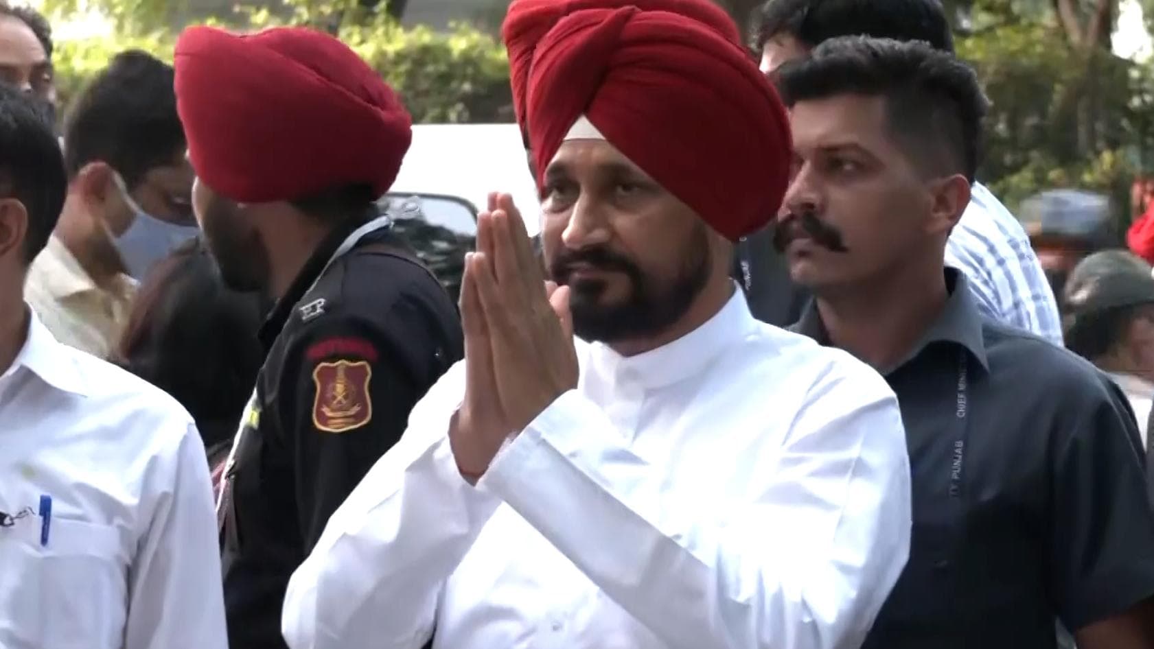 Punjab CM leads ministers' 'jatha' to Kartarpur gurudwara, Sidhu not part of group