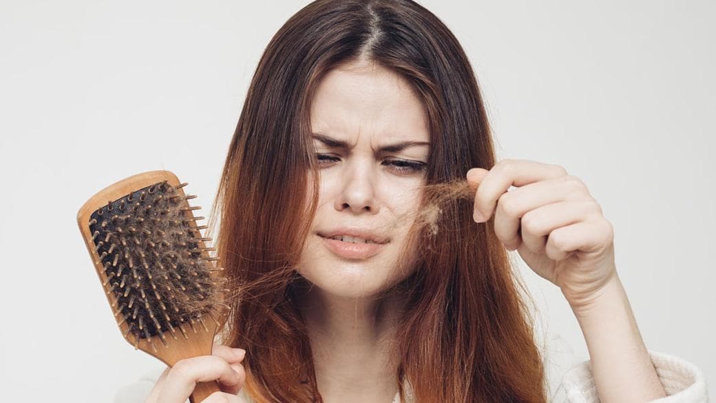 इन आसान तरीकों से सर्दियों में करें बालों की देखभाल