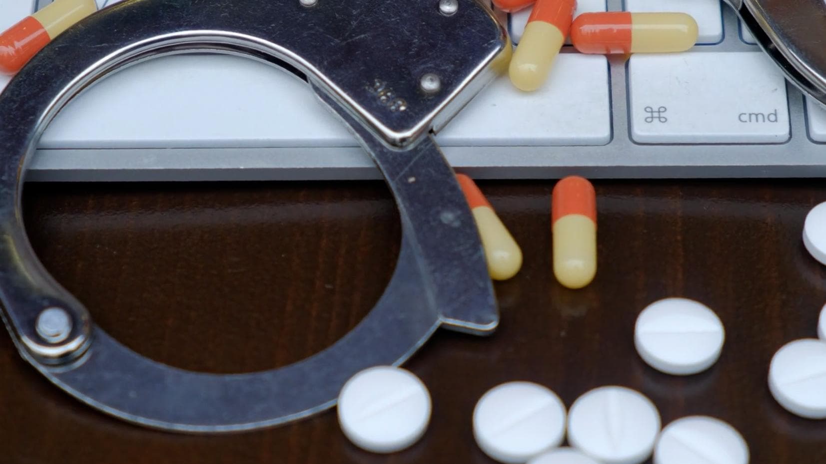 Drug Addiction : মাদকাসক্তদের নেশামুক্তিকরণ কেন্দ্রে পাঠান, জেলে নয়; পরামর্শ সামাজিক ন্যায় মন্ত্রকের