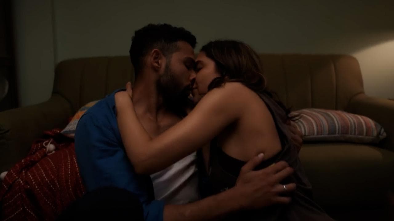 'Gehraiyaan'  का पहला सॉन्ग  'Doobey' हुआ रिलीज, दिखी Deepika -Siddhant की रोमांटिक केमिस्ट्री 