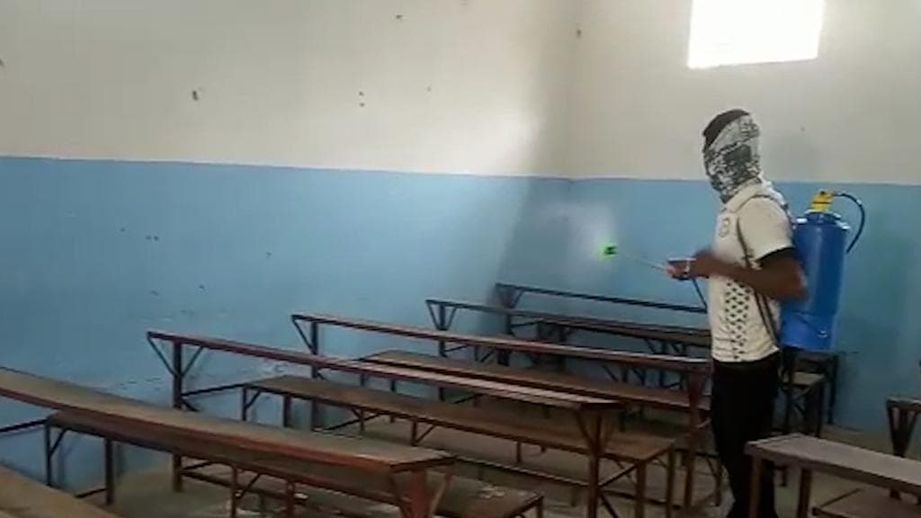 School reopens in Bengal: বোলপুর স্কুলে চলল স্যানিটাইজেশন, ৩ ফেব্রুয়ারি থেকে স্কুল খুলছে রাজ্যে