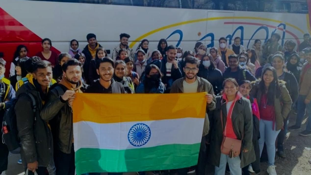 Ukraine: 40 Indian students walk on foot to Poland border; another batch takes bus to Romania | Russia