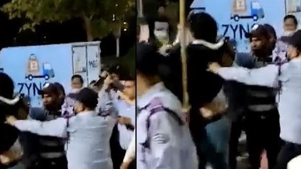 Noida: कार पर स्टिकर न होने की मामूली बात पर अपार्टमेंट गार्ड्स ने रेसीडेंट को पीटा, वीडियो Viral 