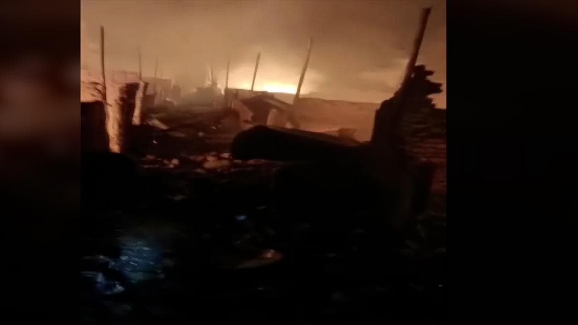 Delhi fire : রাতের আগুনে ভস্মীভূত দিল্লির গোকুলপুরীর ৬০টি ঝুপড়ি, মৃত সাত