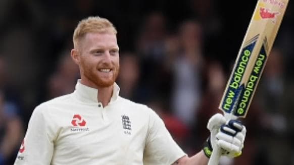 Star English player Ben Stokes and teammates arrive in Brisbane ahead of Ashes 2021
