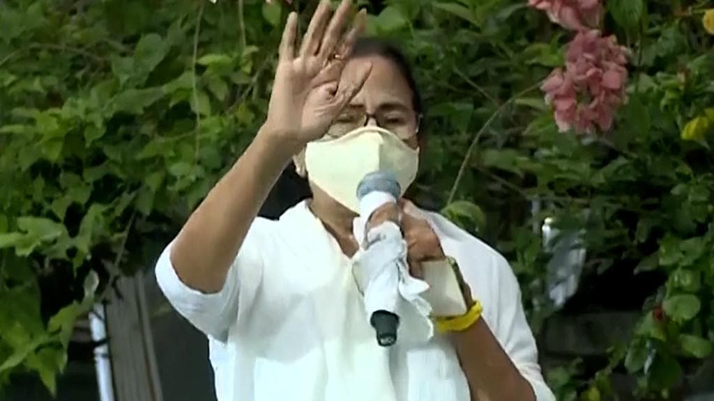 Mamata Banerjee: তৃণমূলের অন্দরে অশান্তি তুঙ্গে, কালীঘাটে আজ জরুরি বৈঠক মমতার