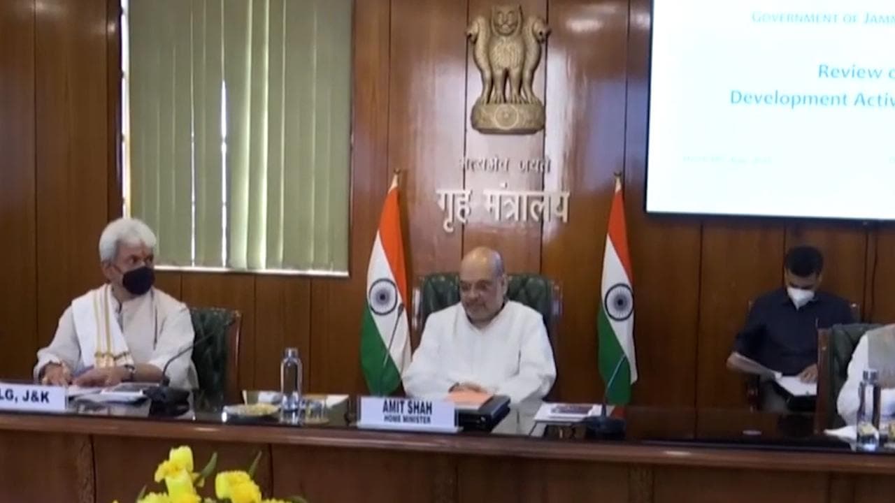 गृह मंत्री अमित शाह ने J&K के LG मनोज सिन्हा को दिल्ली बुलाया, घाटी में टारगेटेड किलिंग पर करेंगे बात