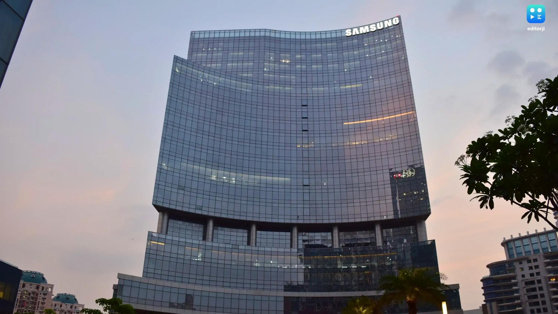 Samsung Rings in Record Festive Sales with Premium Phones, AI TVs & Appliances