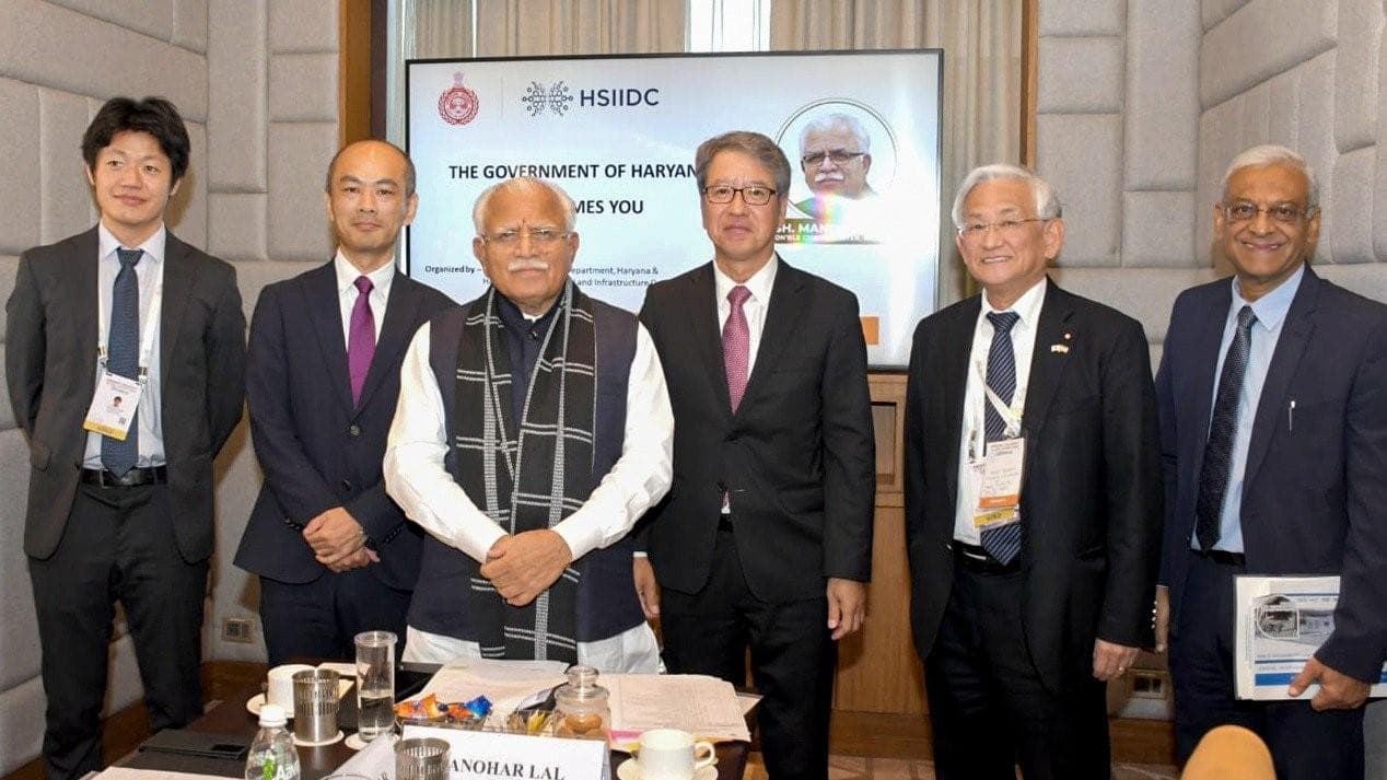 Haryana CM Khattar holds meeting with Japanese delegation at Vibrant Gujarat Summit