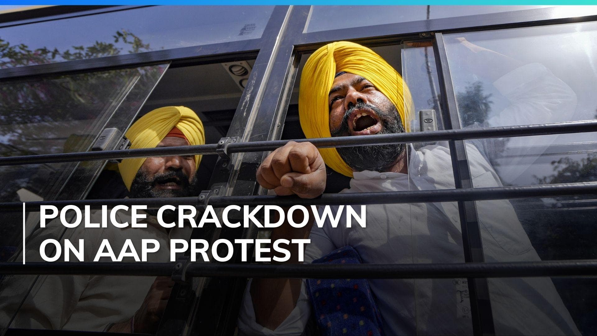 Delhi Police detain AAP protesters, BJP stages counter-protest