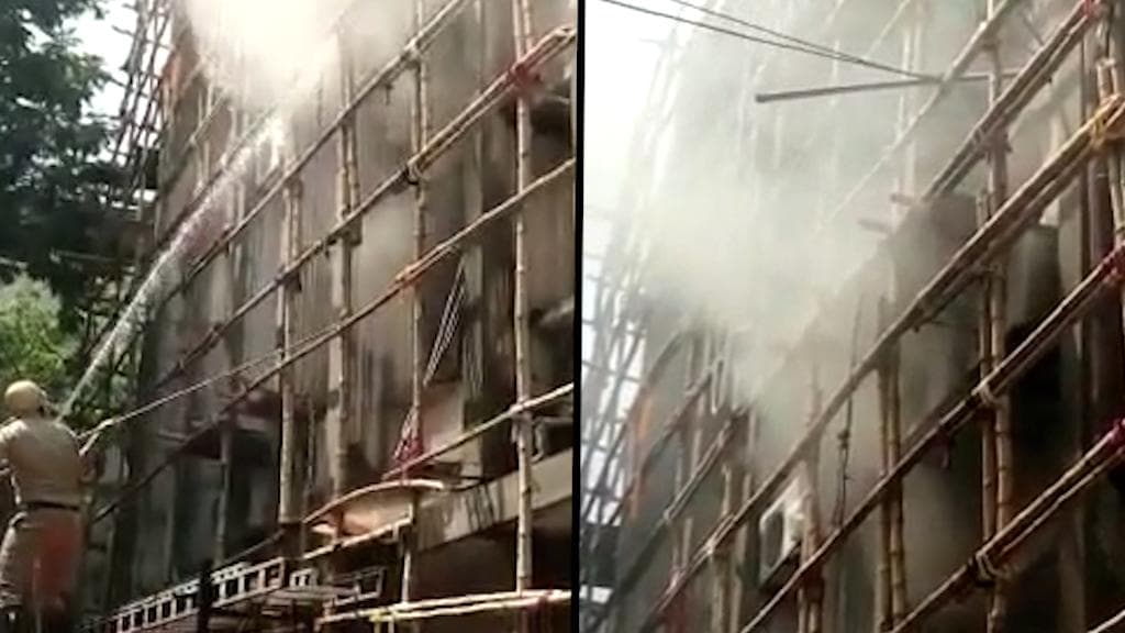 Jadavpur Fire: যাদবপুরের আইআইসিবিতে বিধ্বংসী আগুন, ঘটনাস্থলে দমকলের ১৩টি ইঞ্জিন