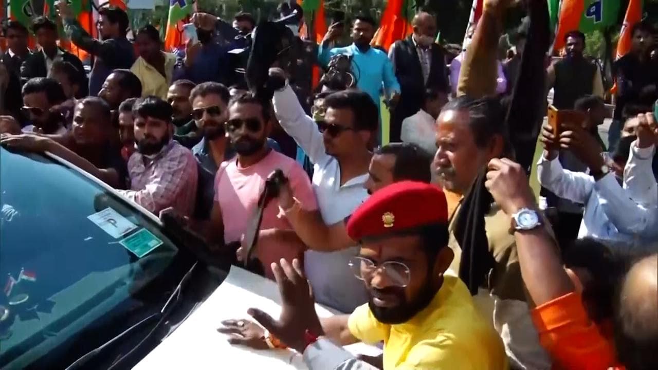 BJP मंत्री बिसाहूलाल के बयान पर नहीं थमा विवाद, करणी सेना ने गाड़ी का घेराव कर की नारेबाजी