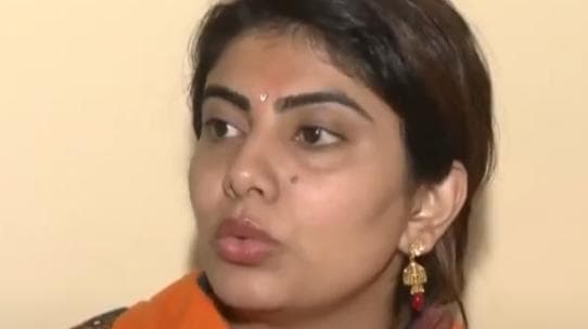 Rivaba Jadeja की पत्नी Rivaba Jadeja ने अपनी ननद Naynaba Jadeja को लेकर क्या कहा ? | Gujarat Chunav