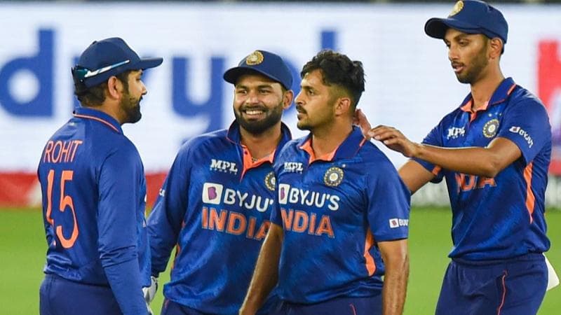 IND vs WI: कोलकाता से आई फैन्स के लिए बुरी खबर, बिना दर्शकों के खेला जाएगा पहला टी-20 मुकाबला