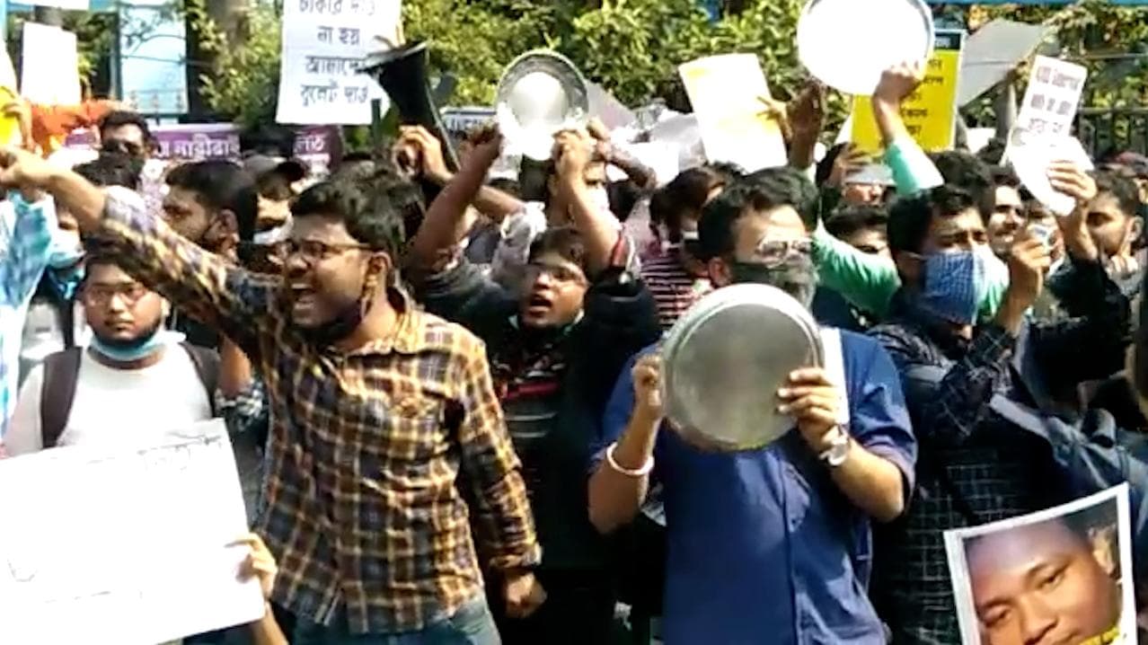 Job Aspirants' agitation: স্বচ্ছ এবং দ্রুত নিয়োগের দাবিতে পিএসসি ভবনের সামনে চাকরিপ্রার্থীদের বিক্ষোভ