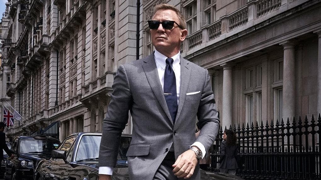 Daniel Craig is all set to get a star on Hollywood Walk of Fame next to Roger Moore