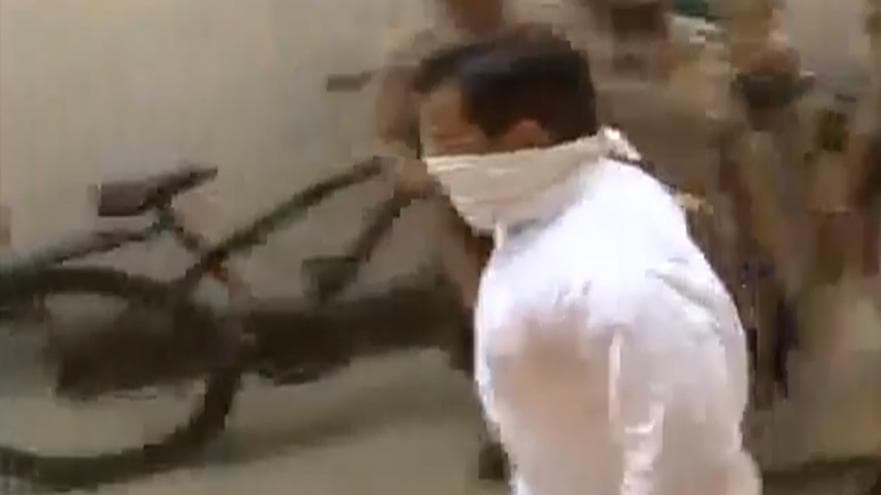 Lakhimpur: 12 घंटे पूछताछ के बाद मंत्री का बेटा आशीष गिरफ्तार, न्यायिक हिरासत में भेजा गया