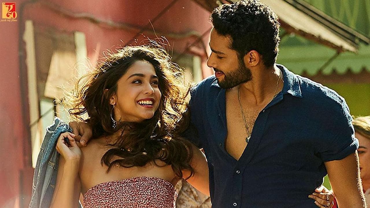 'Bunty Aur Babli 2' song: Siddhant Chaturvedi, Sharvari set the screen on fire in 'Luv Ju'
