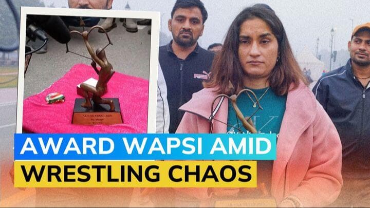 After Bajrang Punia, Vinesh Phogat leaves her Khel Ratna, Arjuna Award at Kartavya Path | WFI elections
