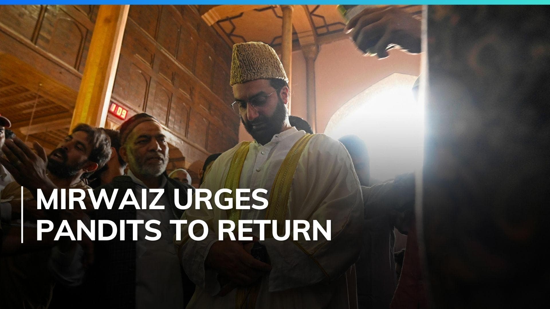 Jammu and Kashmir: Hurriyat leader Mirwaiz Umar Farooq appeals Kashmiri Pandits to return to the valley