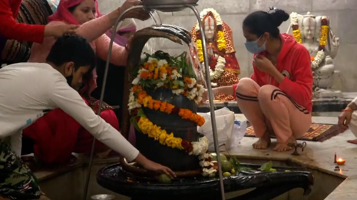 Maha Shivratri 2022: মিমি থেকে মৌনী, দিনভর শিবরাত্রি উদযাপন টলি-বলি তারকাদের