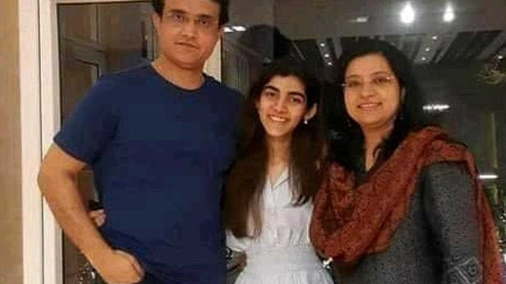 Sourav Ganguly : উচ্চশিক্ষার জন্য লন্ডনে পাড়ি দিলেন সৌরভ কন্যা সানা গঙ্গোপাধ্যায়, ছবি পোস্ট মহারাজের