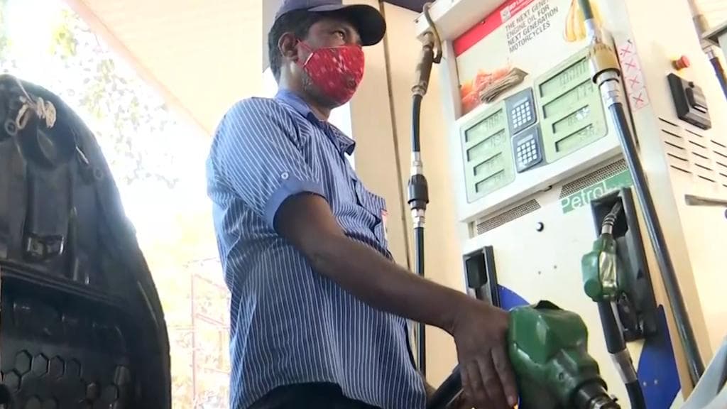 Petrol Price Hike: আবার দাম বাড়ল পেট্রোলের! মাথায় হাত আমজনতার