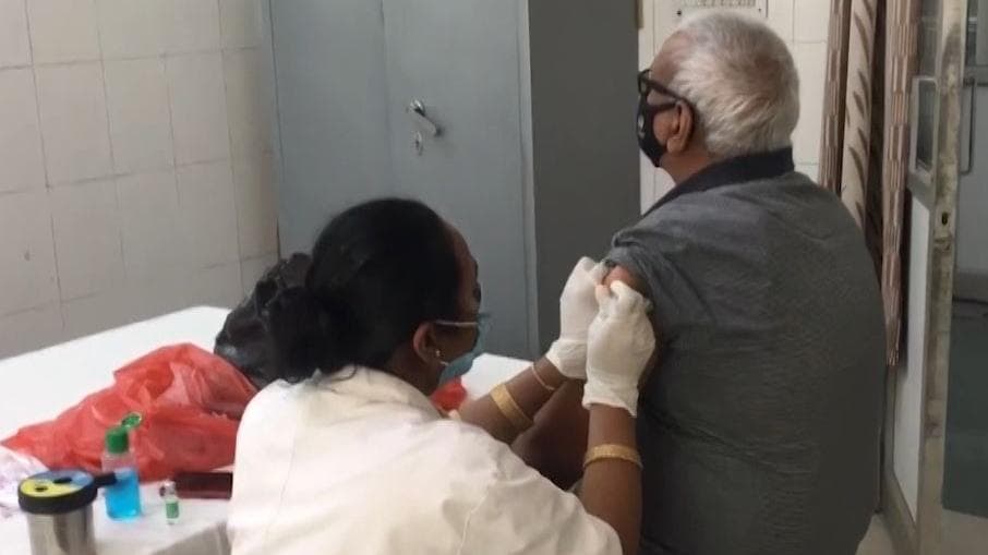 Corona Vaccination: घर-घर जाकर लगेगी वैक्सीन, अगले महीने से 48 जिलों में 'हर घर दस्तक' अभियान