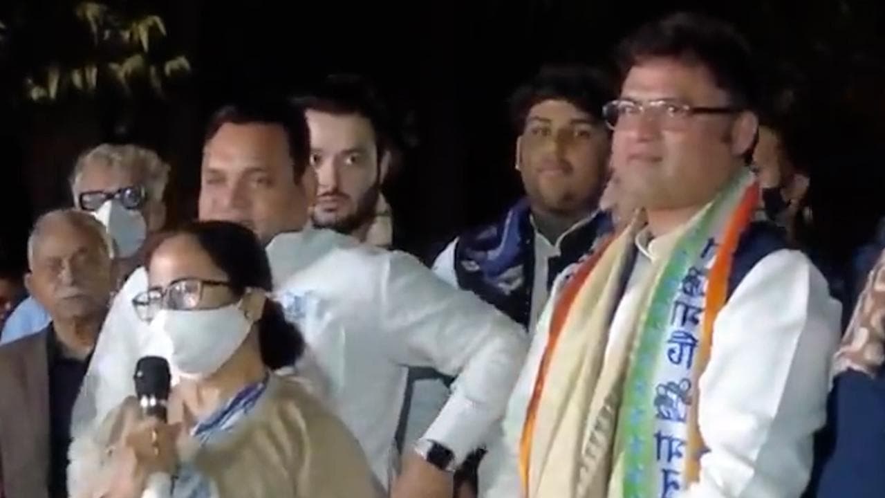 Shot in arm for Mamata Banerjee: Pavan Verma, Kirti Azad among 3 leaders join TMC