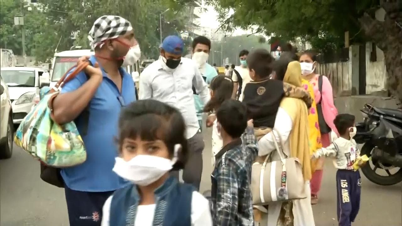 Good News: देश में आबादी स्थिर होने की ओर, लगातार नीचे गिर रही है प्रजनन दर