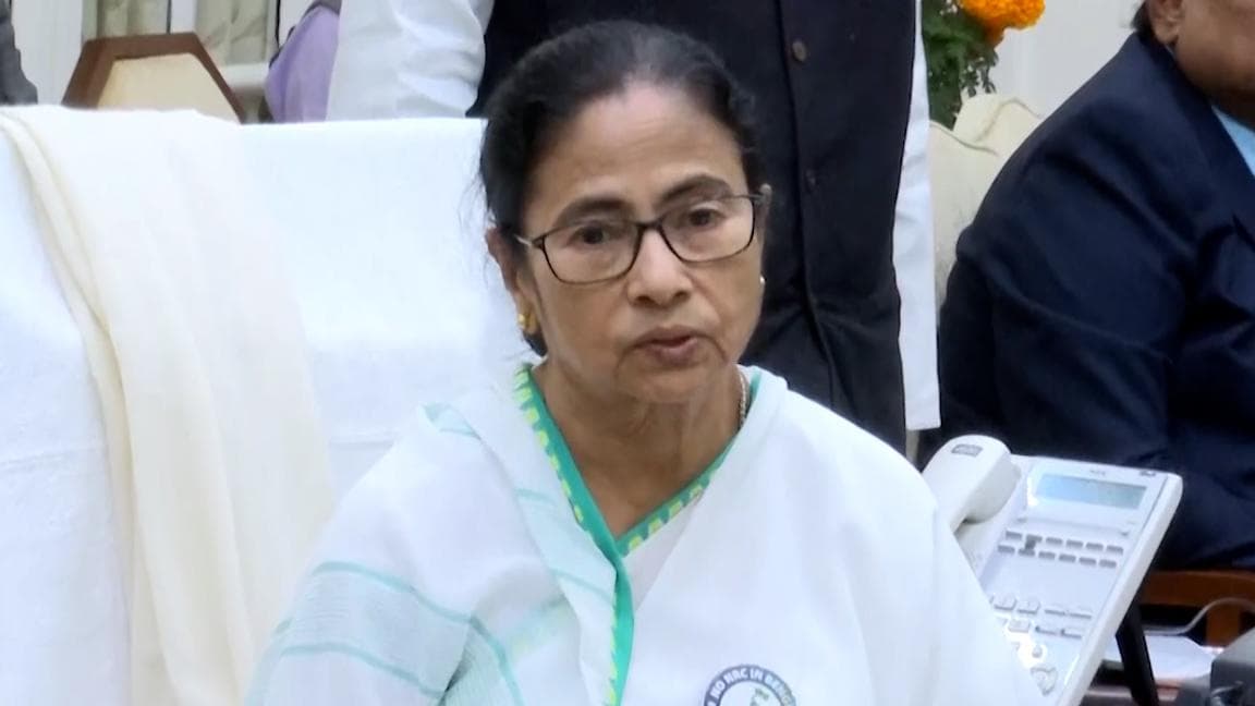 Mamata Banerjee: ৪৮ ঘণ্টার মধ্যে প্রার্থীপদ প্রত্যাহার করতে হবে, নির্দলদের বার্তা তৃণমূলনেত্রীর