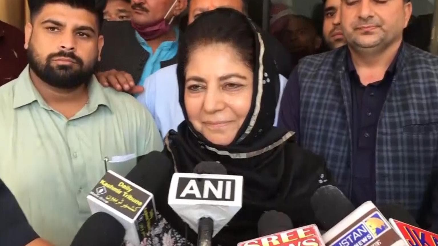 Mehbooba: govt arresting people without proof to cover up their failure