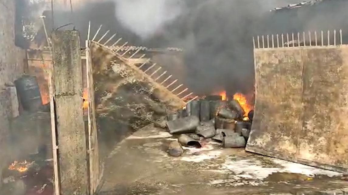 Kaikhali Fire : কৈখালিতে রাসায়নিক কারখানায় আগুন, ঘটনাস্থলে দমকলের ১৫টি ইঞ্জিন