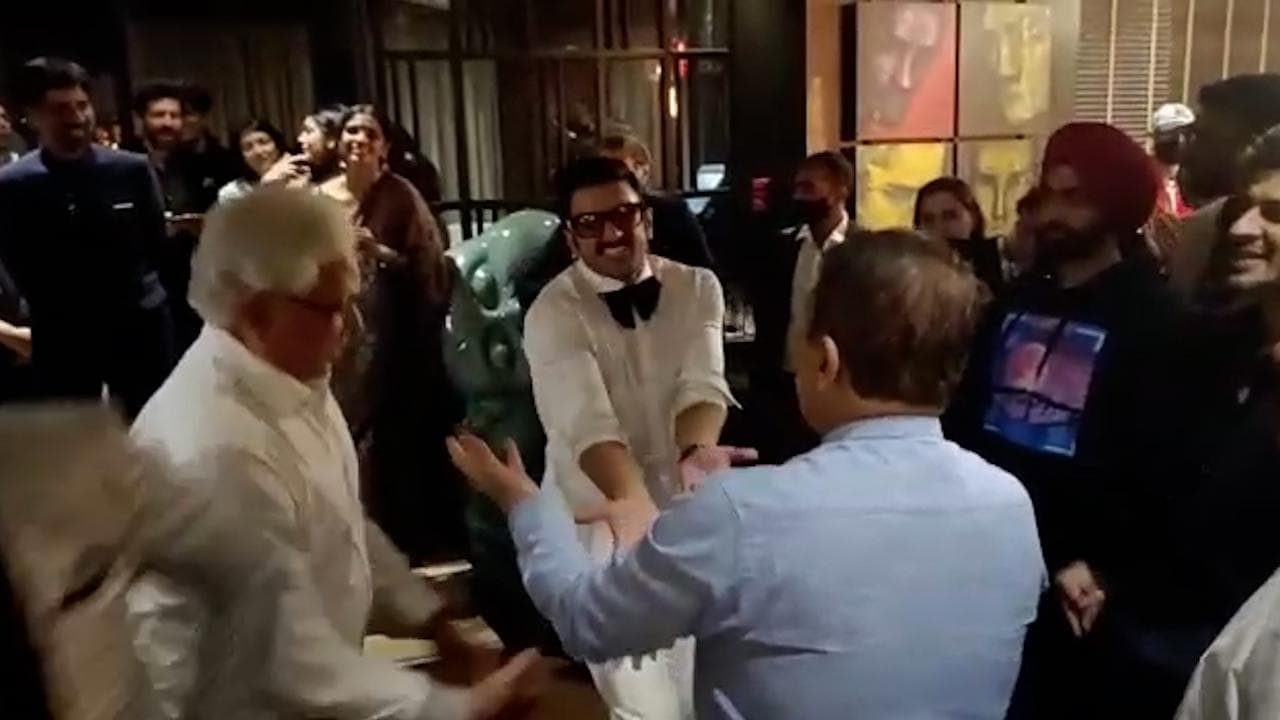 फिल्म 83 की आफ्टर पार्टी में Ranveer Singh और Kapil Dev ने जमकर किया डांस, वीडियोज हो रहें वायरल