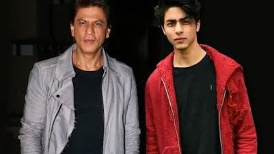 Aryan Khan Drugs Case: आर्यन की गिरफ्तारी के बाद फैन्स ने दिखाया शाहरुख को अपना सपोर्ट