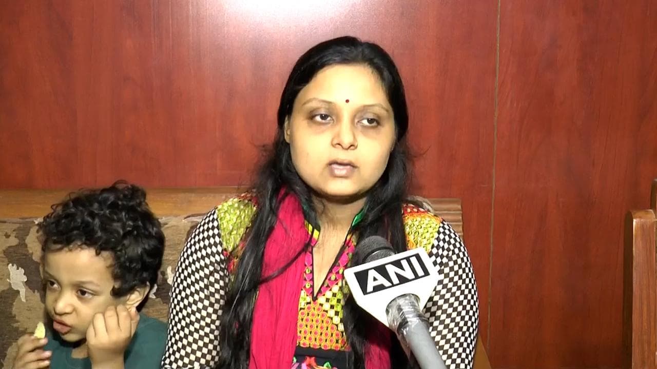 Gorakhpur Police: मनीष गुप्ता के परिवार से मिले CM योगी, गोरखपुर से कानपुर ट्रांसफर हुआ केस 