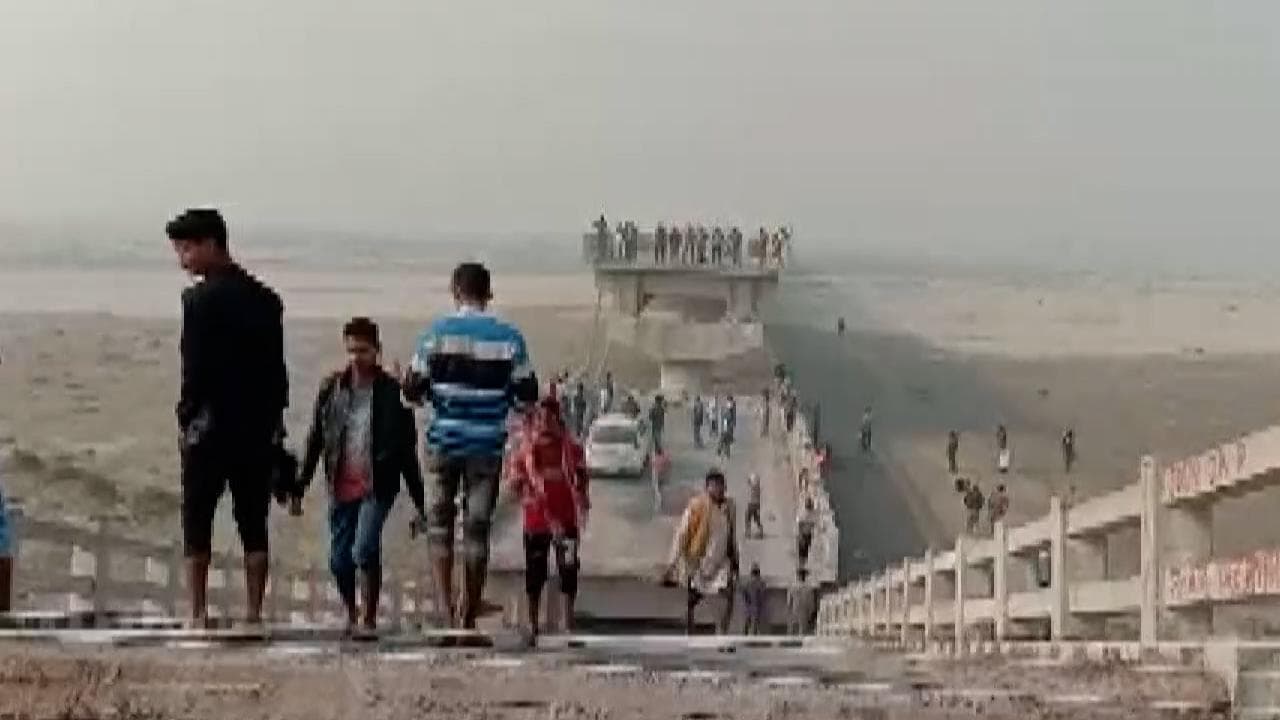 Video: Part of Kolaghat bridge in UP's Shahajahanpur collapses, disrupts traffic