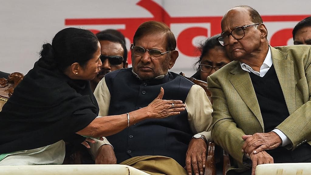 Mamata Banerjee: বাণিজ্যনগরীতে ঠাসা কর্মসূচী মমতার, বিরোধী ঐক্য নিয়ে আলোচনার সম্ভবনা শরদ পাওয়ারের সঙ্গে