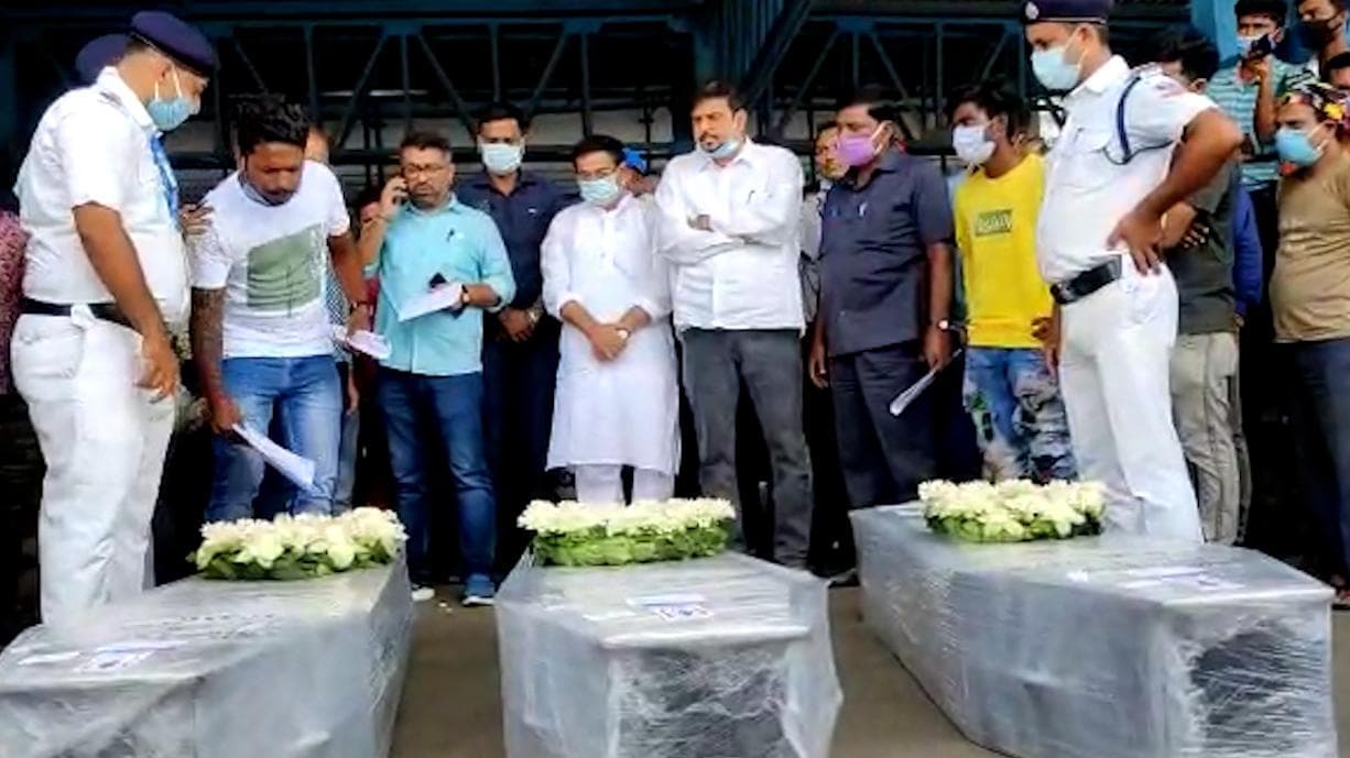 Trekker's deadbody arrived at Kolkata: রাজ্যে ফিরল ৫ বাঙালি অভিযাত্রীর কফিনবন্দী নিথর দেহ