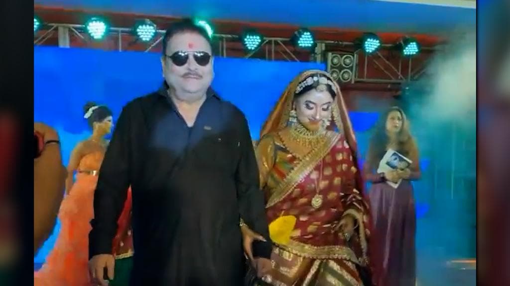 Madan Mitra : চোখে সানগ্লাস, সুন্দরীদের হাতে হাত; নতুন রূপে মদন মিত্র