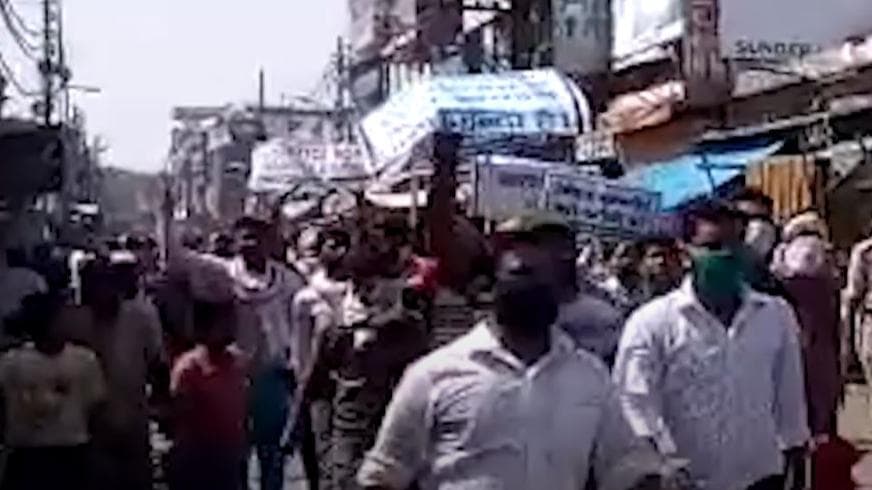 गैंगरेप के खिलाफ Hathras से लेकर लखनऊ तक कांग्रेस का विरोध प्रदर्शन