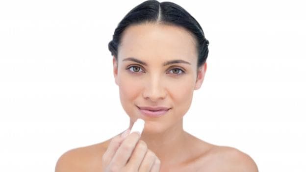 Winter skincare: how to deal with chapped lips  