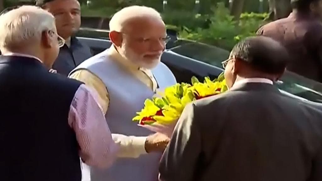 PM cares Fund: PMO ने कहा ये किसी सरकार का नहीं, RTI के दायरे में नहीं आता है ये फंड 