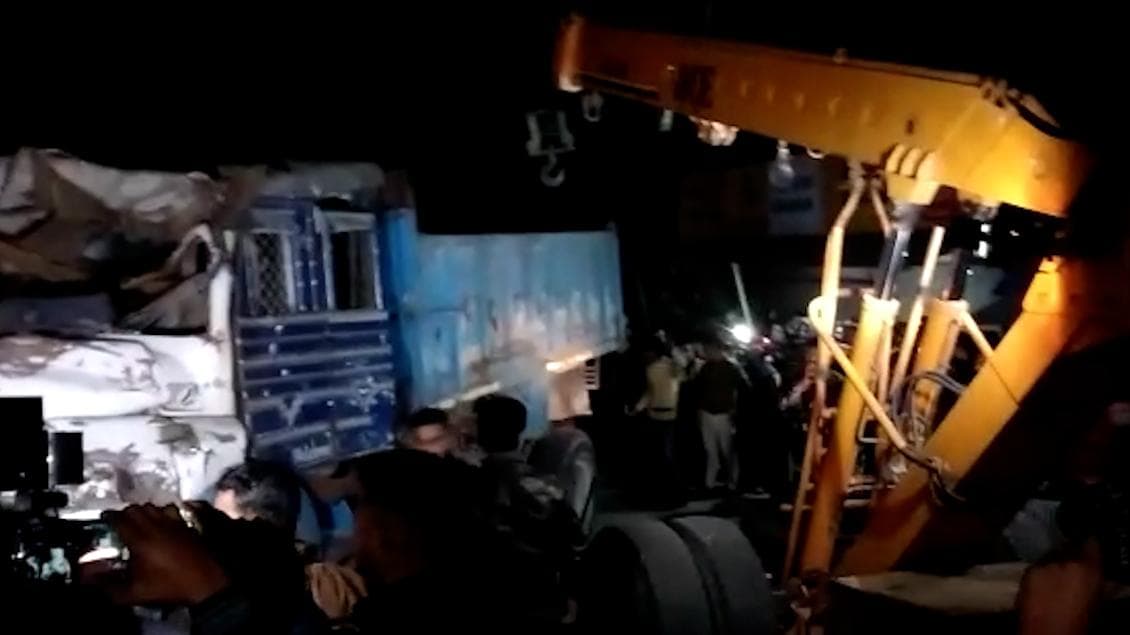 Siliguri Road Accident: নিয়ন্ত্রণ হারিয়ে উলটে গেল বোল্ডার বোঝাই লরি, শিলিগুড়িতে মৃত্যু চারজনের