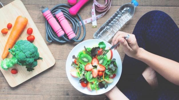 जिम में बहाते हैं पसीना, जानिये कैसा हो वर्कआउट के बाद का डायट