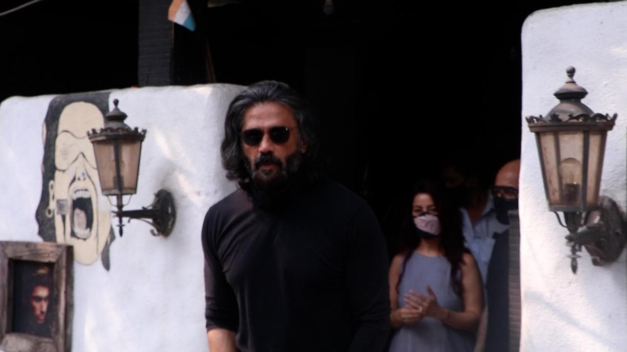 OTT पर डेब्यू कर धमाल मचाने आ रहे Suniel Shetty, निभाएंगे रियल लाइफ अंडरवर्ल्ड डॉन का किरदार!