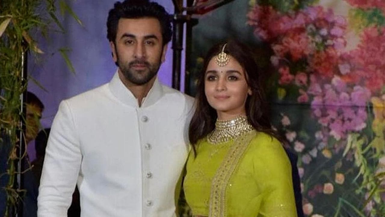 Alia-Ranbir : রণবীরের সঙ্গে অনেকদিন আগেই বিয়ে সেরে ফেলেছেন আলিয়া ! ফাঁস করলেন অভিনেত্রী নিজেই